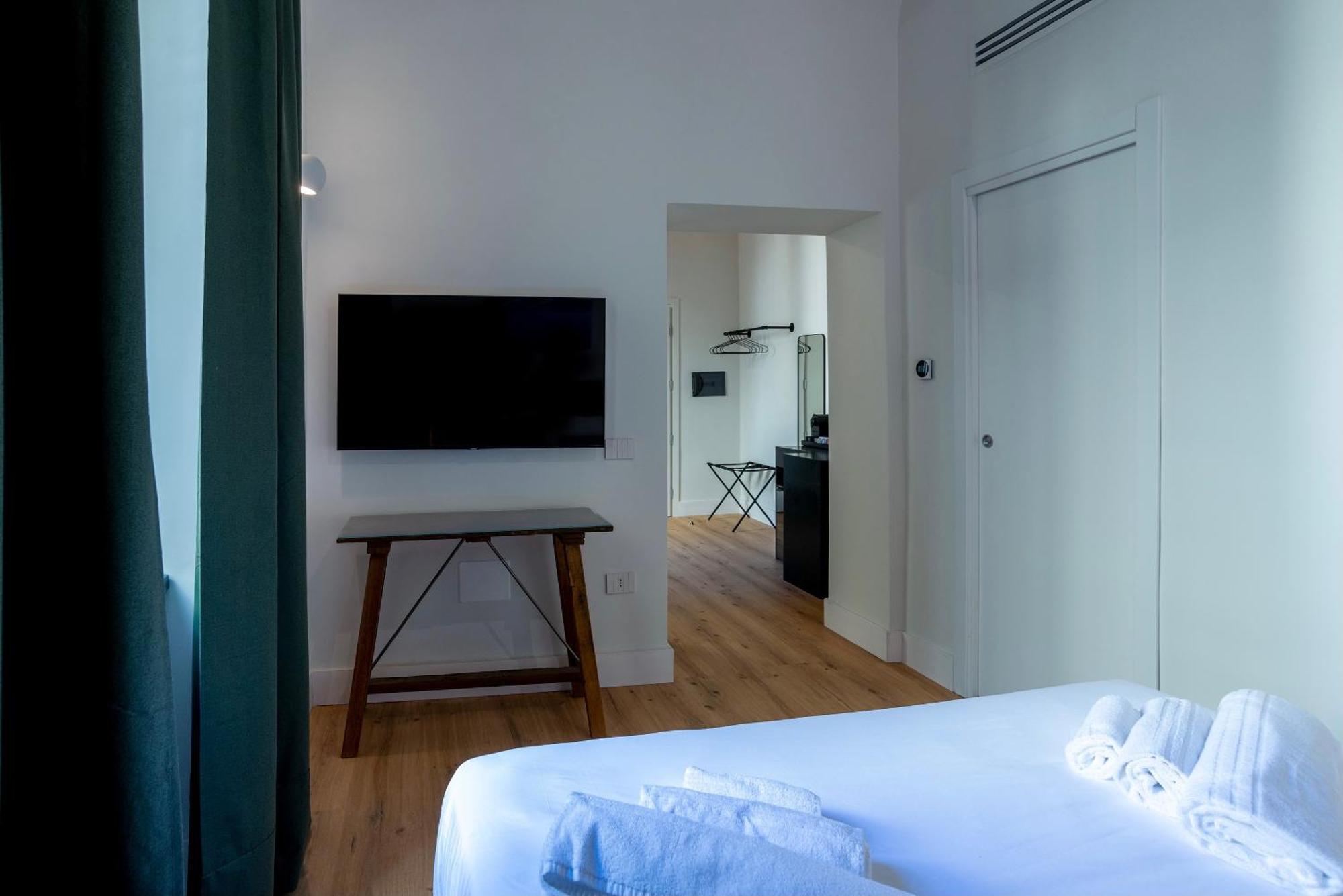 Rolando Domus Bed & Breakfast Naples Exterior photo